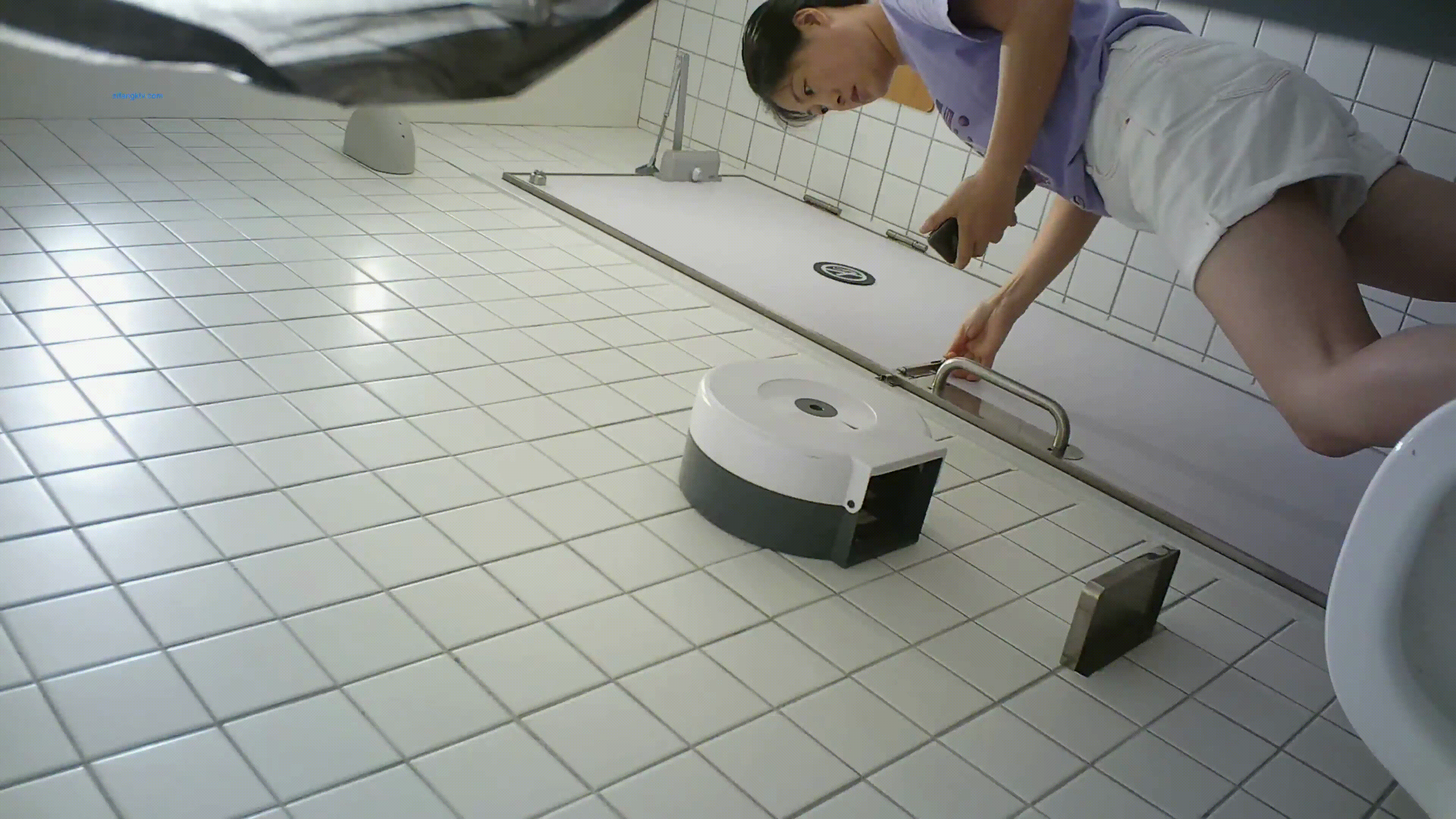 商场女厕全景偷拍几个漂亮小姐姐嘘嘘❤️各种美鲍眼花缭乱【1v+1.3G】-魔性福利