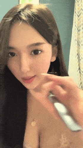 【小羊炖土豆】，明星颜值，顶级女神下海！骚逼插啤酒瓶，有这张脸还不够 [2V ] [BT]-魔性福利