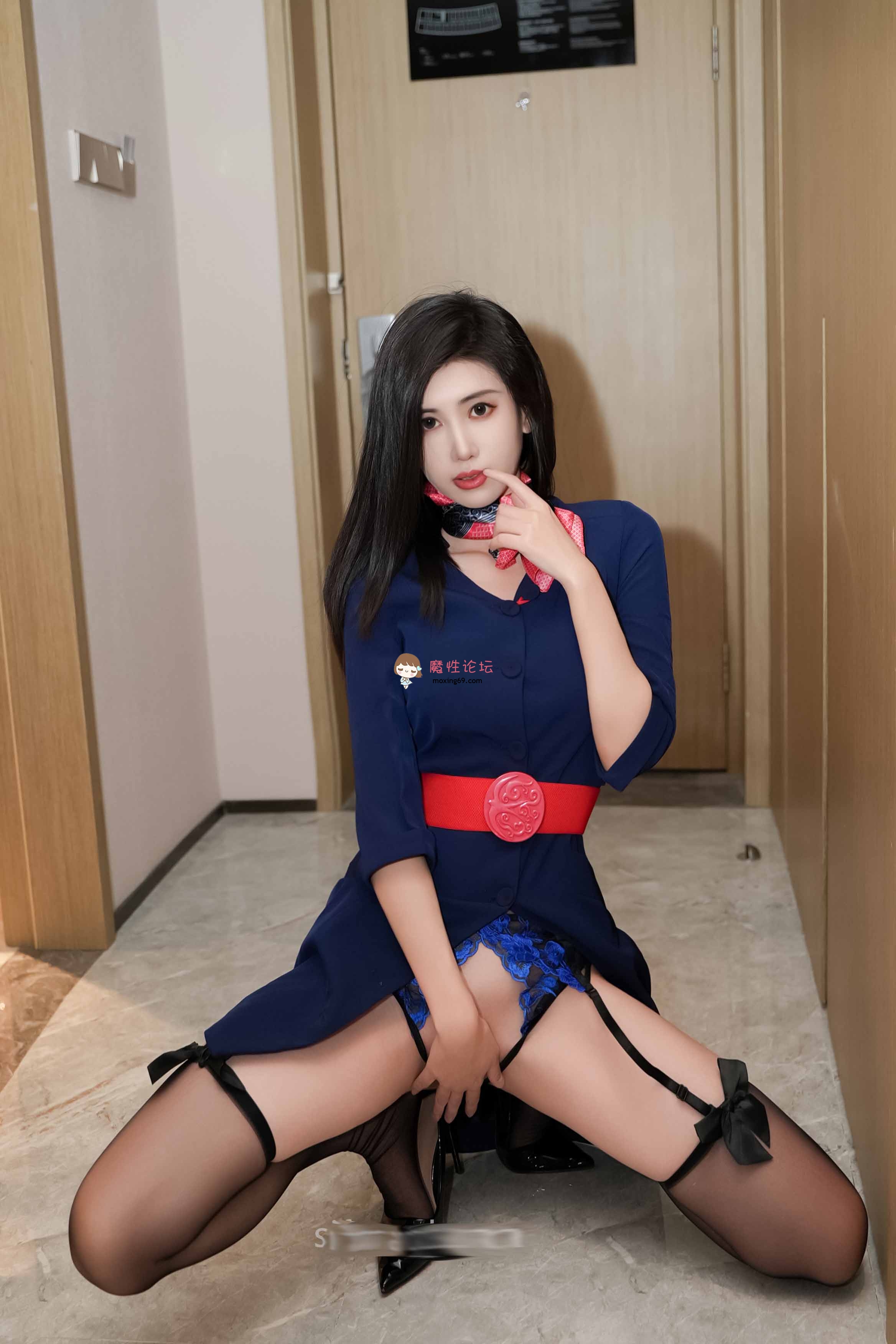 秀人网名模私拍【章芃芃】，九头身大美女 空姐 揉奶 揉逼 自慰棒自慰，5000定制  [2V ] [BT]-魔性福利