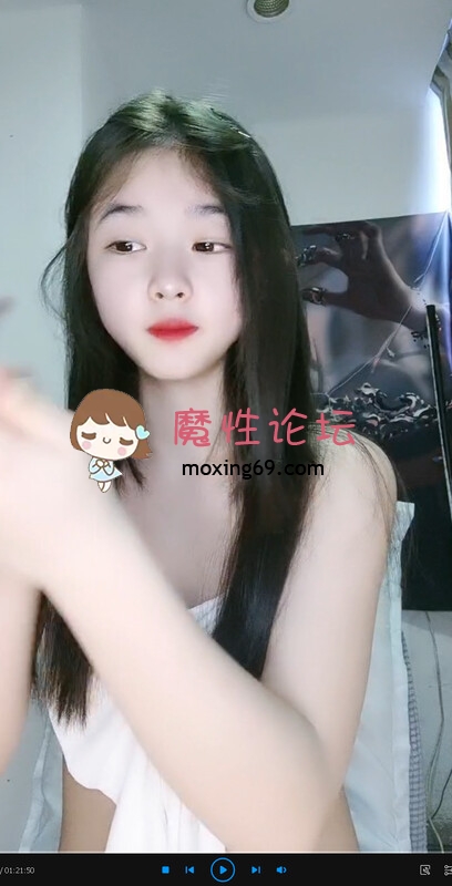 清純甜美少女！嬌小身材極度淫騷！貧乳小穴特寫，玻璃磨蹭插入，爽的不斷流出 [2V ] [BT]-魔性福利