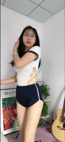 ⭐高端1v1 平台极品反差眼镜妹可爱一对一, 顶级身材 腿无敌 [2v+1.68][百度盘]-魔性福利