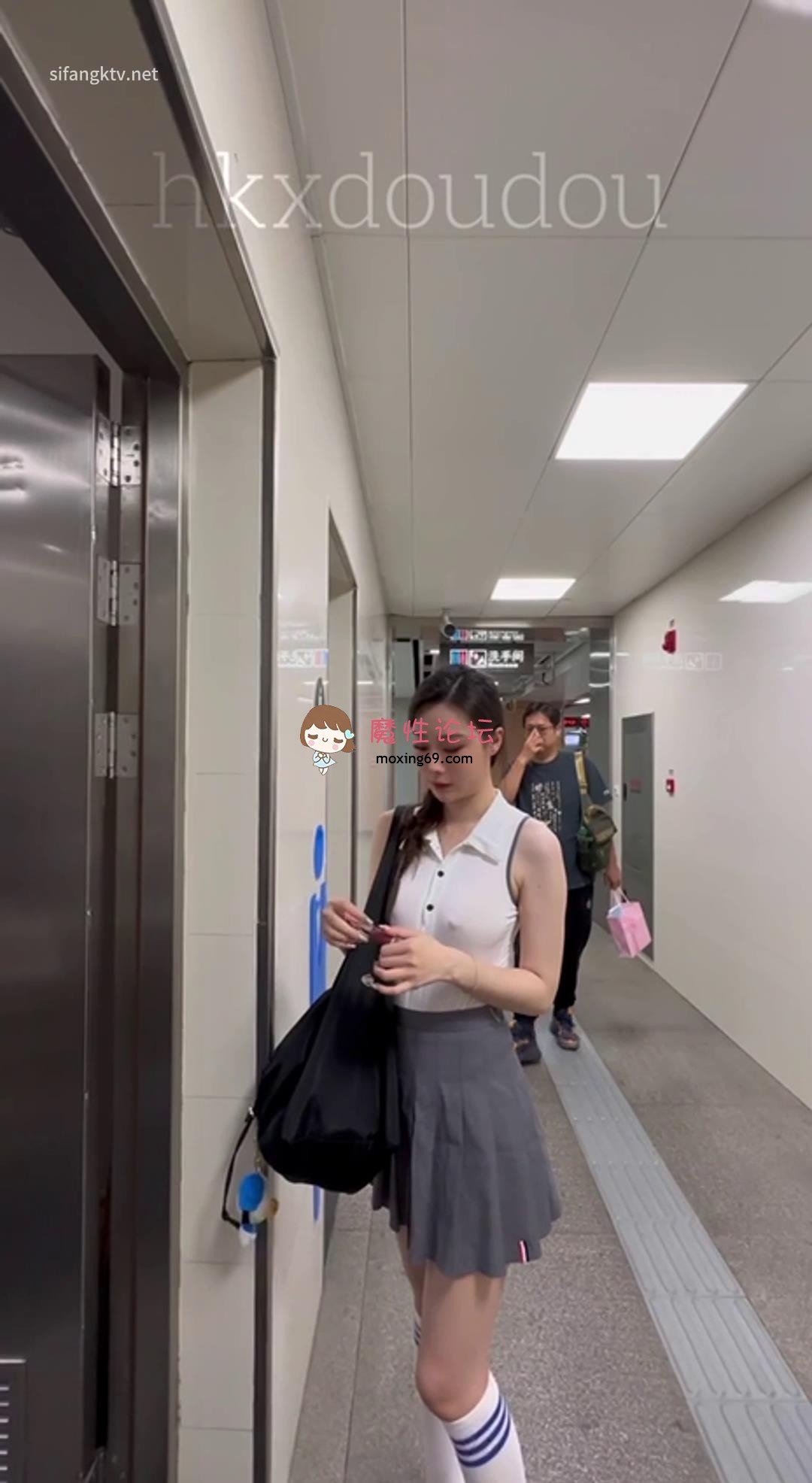 网红模特「小逗逗」内真空勇闯厦门地铁1号线20分钟视频 [1V+1.78G][百度盘]-魔性福利