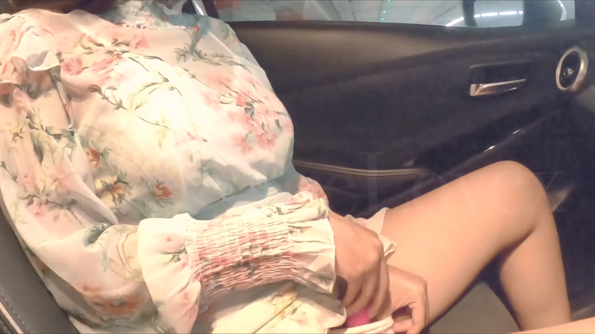 小骚穴戴上跳蛋逛商场，被震的浑身发软淫水直流，回到酒店主动骑乘 操得淫相毕露[1V2.11GB][BT]-魔性福利